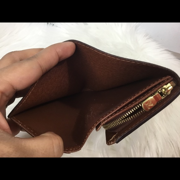 SOLD—100% Authentic Louis Vuitton Zippy Wallet - Picture 5 of 8